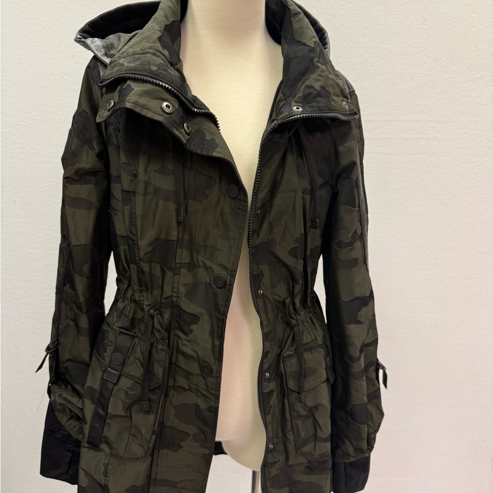 Blanc Noir Women's Green Camouflage Utility Jacket